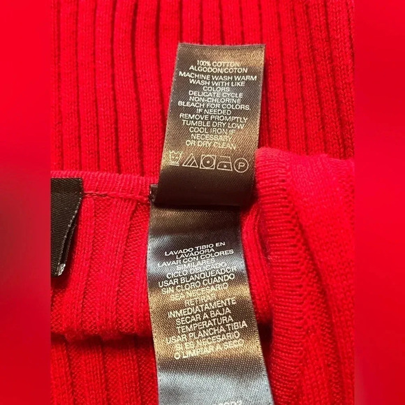 Studio by Liz Claiborne pullover red long sleeve top. Size M - Picture 12 of 12